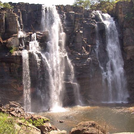 Salto Corumbá Hotel Camping Clube Corumbá de Goiás Esterno foto